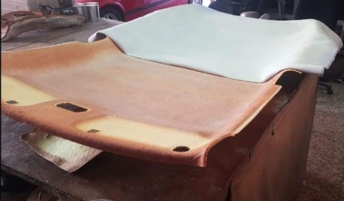 Restauración de techo interior de coche